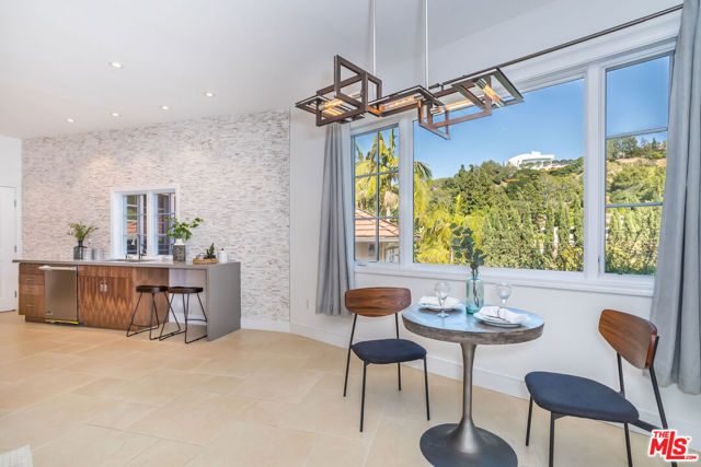 941 N Norman Place, Los Angeles CA: https://media.crmls.org/mediaz/44a7e58a-6817-4a6d-ba04-d8ec74991903.jpg