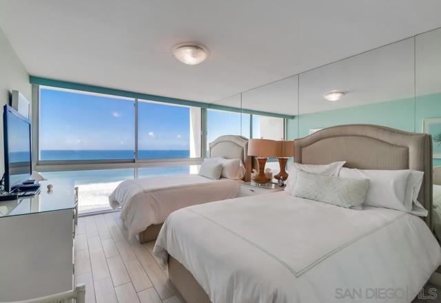 1730 Avenida Del Mundo, Coronado CA: https://media.crmls.org/mediaz/44a7eee9-593d-4c3d-958f-c730ce7a48eb.jpg