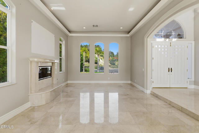 Detail Gallery Image 14 of 39 For 4174 Elm View Dr, Los Angeles,  CA 91316 - 5 Beds | 5 Baths