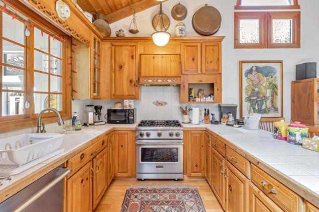 1025 Tamarind Street, Montara CA: https://media.crmls.org/mediaz/44a8b88c-cf36-4102-87ae-af6324b1fc4c.jpg