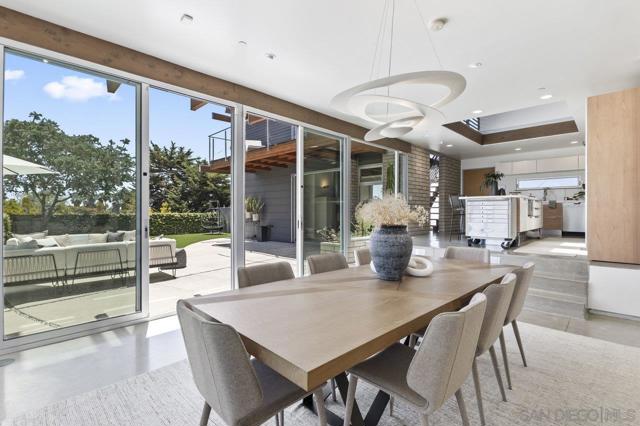 1635 Gascony Rd, Encinitas CA: https://media.crmls.org/mediaz/44a8fb7f-3681-42e1-85f3-08077b6cb9f8.jpg