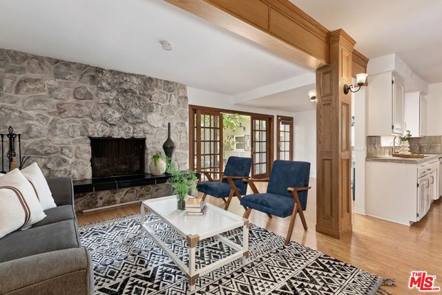 11205 Huntley Place, Culver City CA: https://media.crmls.org/mediaz/44a92d03-fabc-4d22-bcf8-29f5e8b0df20.jpg