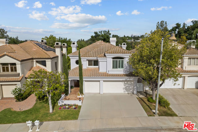 4370 Park Monte Nord, Calabasas CA: https://media.crmls.org/mediaz/44a97dd1-d57d-49a2-ba49-613a72d422f4.jpg