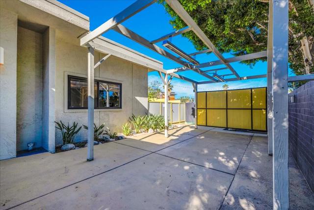 130 W Racquet Club Road #511, Palm Springs, CA 92262