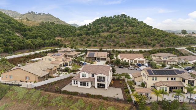 1409 Apex Place, Escondido CA: https://media.crmls.org/mediaz/44aa5005-50bb-450b-acc1-1b7cfa686bd5.jpg