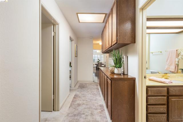 Image 31 of 59 For 3237 Vera Cruz Dr