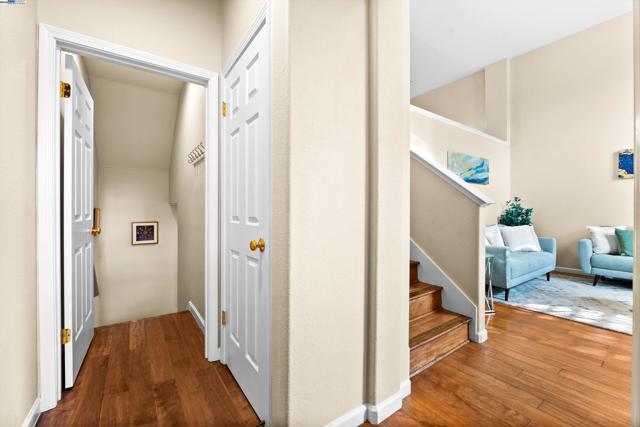 2165 Watermill Rd, San Ramon CA: https://media.crmls.org/mediaz/44aac89d-4d19-4568-afee-1b431bc53136.jpg