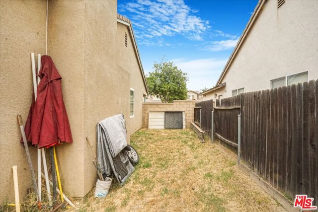 5083 Grand Avenue, Montclair CA: https://media.crmls.org/mediaz/44ab1b18-3923-4d81-893a-320035bd95fc.jpg
