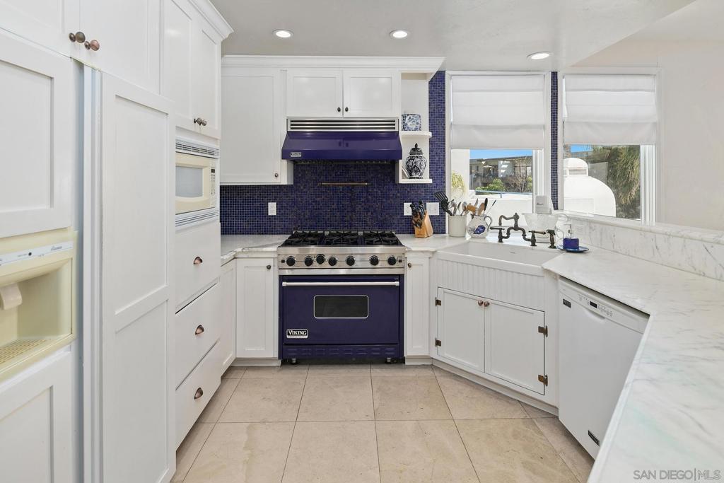 5437 La Jolla Blvd - photo 13