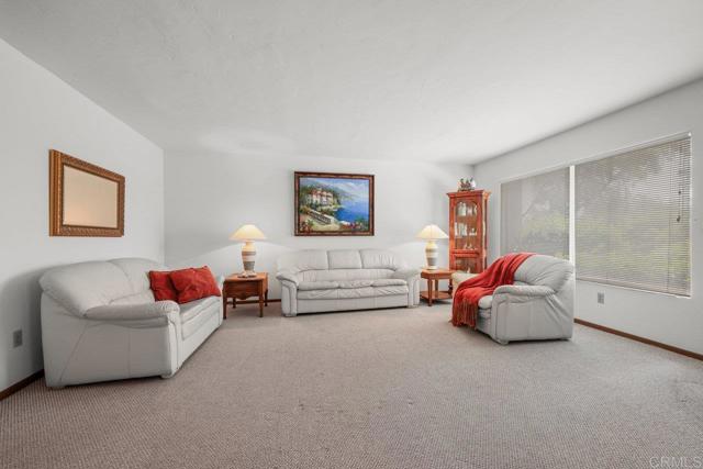 1079 Las Rosas Court, Chula Vista CA: https://media.crmls.org/mediaz/44ac2e06-10df-458f-b8cc-67e777ea7e3c.jpg