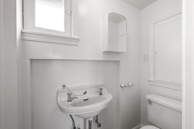 301 22nd Avenue, San Mateo CA: https://media.crmls.org/mediaz/44ac4855-4b64-41f0-909d-07a353fd8e5d.jpg