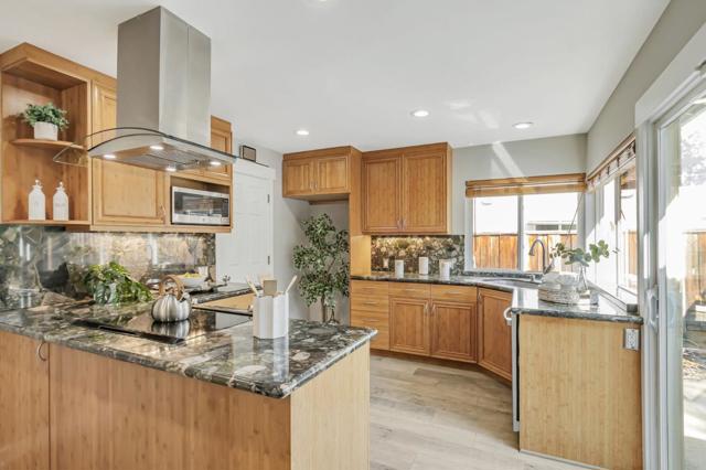364 Utica Lane, San Jose CA: https://media.crmls.org/mediaz/44acfb25-4733-4a3b-8ba4-0545129cce2d.jpg