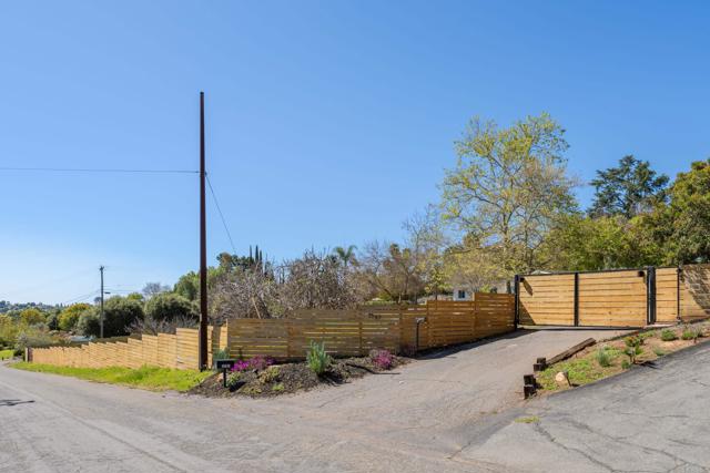 Detail Gallery Image 15 of 39 For 1743 Green Briar Circle, Fallbrook,  CA 92028 - 3 Beds | 2 Baths