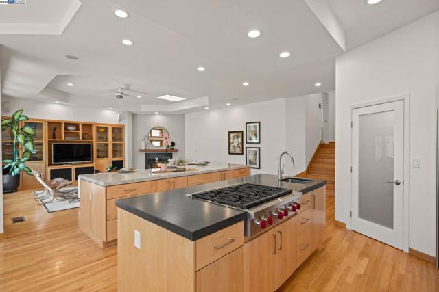45221 Rutherford Ter, Fremont CA: https://media.crmls.org/mediaz/44ad60d4-9918-423c-bc7c-6efc0113bd8e.jpg
