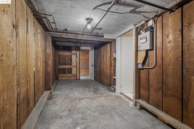 3555 17th St., San Francisco CA: https://media.crmls.org/mediaz/44adec04-135f-47d2-b5d8-df4debb776f0.jpg