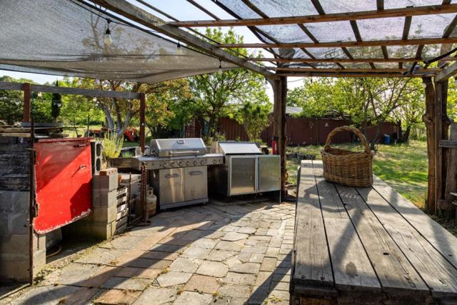 79547958 Lovers Lane, Hollister CA: https://media.crmls.org/mediaz/44adf9ba-9c85-42ab-b82d-cd9aa3f25031.jpg