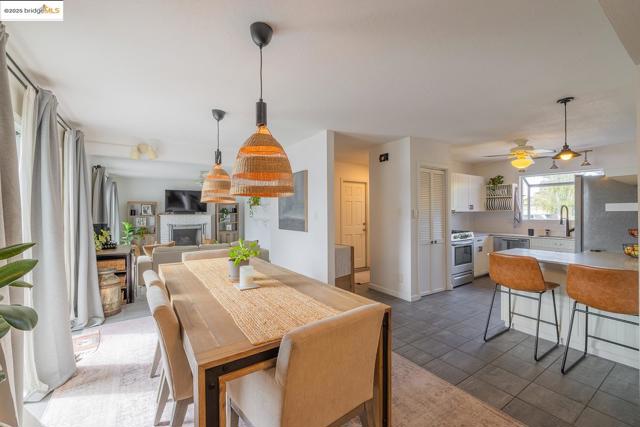 13 Alhambra Court, Antioch CA: https://media.crmls.org/mediaz/44ae11f2-b3a3-4087-b366-8eb4249dc55b.jpg