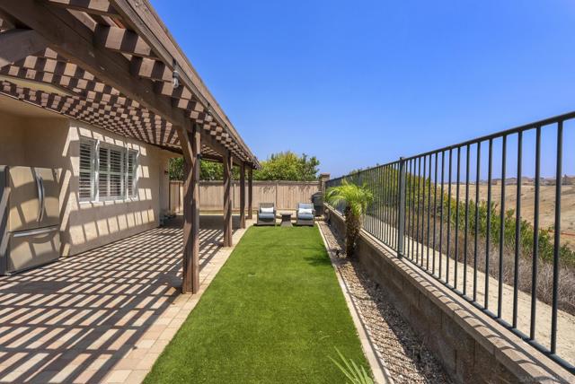 1438 Carneros Valley St, Chula Vista CA: https://media.crmls.org/mediaz/44ae34a3-d1c0-427c-8258-5a9fe0c4f9e8.jpg