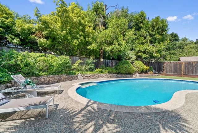 2050 Wooded Glen Drive, Los Altos CA: https://media.crmls.org/mediaz/44ae8734-6536-4cc7-9128-dd6d599fca99.jpg