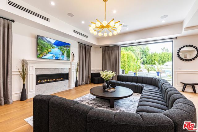 5162 Otis Avenue, Tarzana CA: https://media.crmls.org/mediaz/44aef235-7c34-448f-882a-b81de2232b8b.jpg