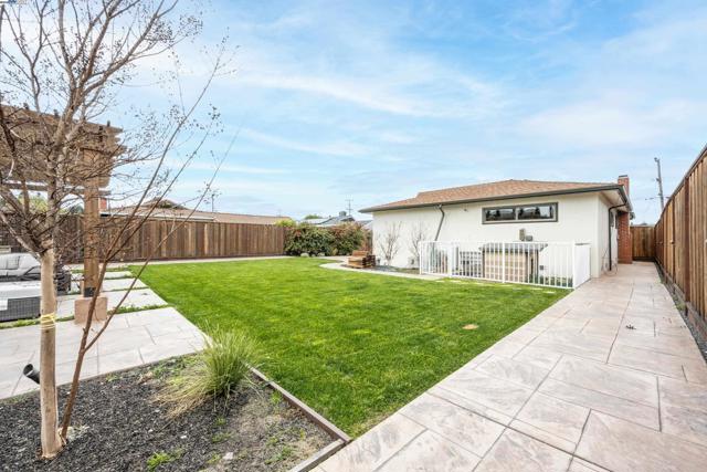 1338 Thais Ln, Hayward CA: https://media.crmls.org/mediaz/44af09a0-dfe8-4c1b-813a-b03ff8a8b8f9.jpg