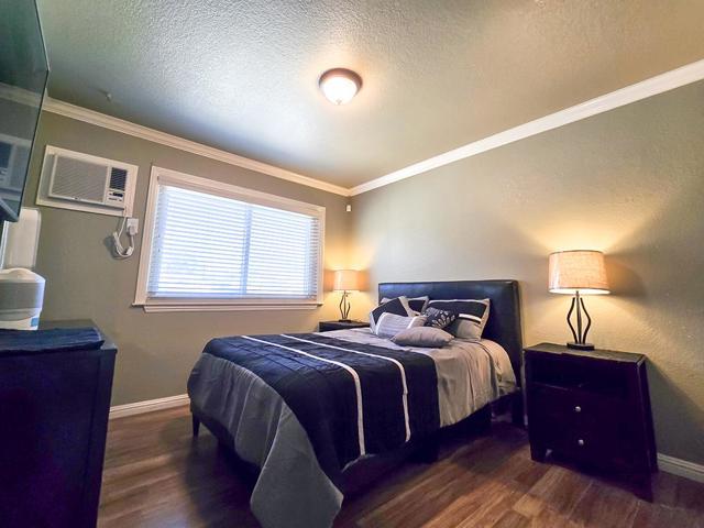 Image 22 of 40 For 1582 Fall Avenue