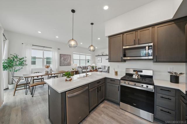 2054 Luzon Lane, Chula Vista CA: https://media.crmls.org/mediaz/44af9463-b943-4c0f-a64a-43192ca6e467.jpg