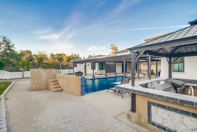 2184 Pacific Crest Dr, Alpine CA: https://media.crmls.org/mediaz/44afc750-31e6-4839-ab75-0147480b0828.jpg