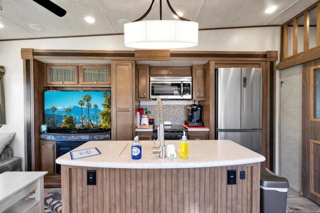 69411 Ramon Road, Cathedral City CA: https://media.crmls.org/mediaz/44b0d5fc-6a48-41d8-989c-b75d4e108d1d.jpg