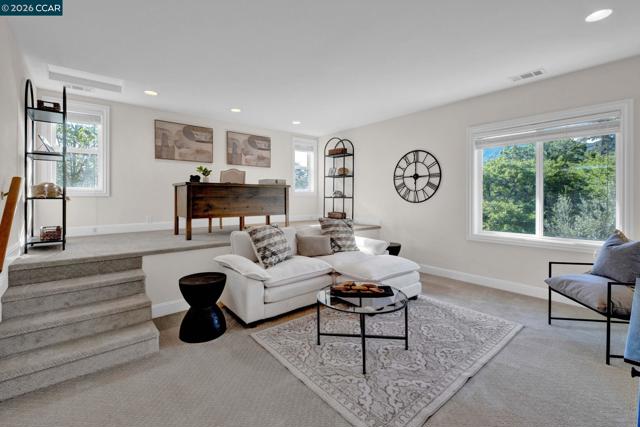 Image 42 of 53 For 367 Mt Washington Way