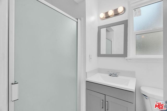 9959 Wisner Avenue, Mission Hills (San Fernando) CA: https://media.crmls.org/mediaz/44b18ba9-2878-4445-a3f1-5fcf7f460d66.jpg