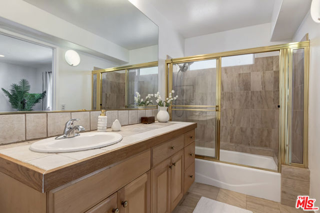1007 Figueroa Terrace, Los Angeles CA: https://media.crmls.org/mediaz/44b18c42-e86d-4b30-a8a4-86205f8a2533.jpg