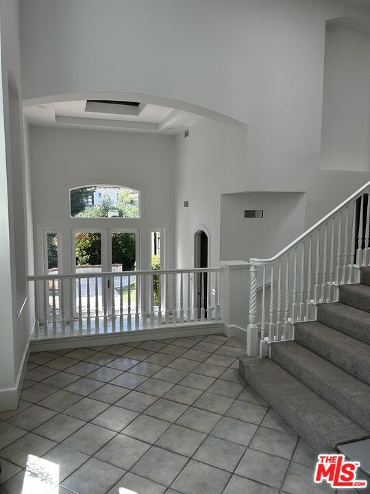 10515 Oaklawn Road, Los Angeles CA: https://media.crmls.org/mediaz/44b18f41-3164-4d53-a534-0fb07959b717.jpg
