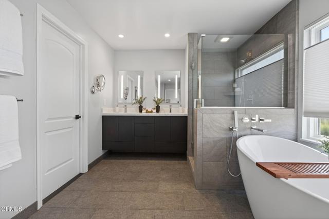 115 Cleveland Court, Ventura CA: https://media.crmls.org/mediaz/44b2c003-6a09-4f93-8195-f7334917389c.jpg