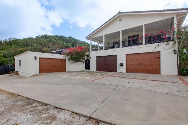 19950 Elfin Forest Ln, Escondido CA: https://media.crmls.org/mediaz/44b47975-dd2e-42ce-809b-0ed9ce6a40cd.jpg