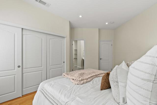 986 Governors Bay Drive, Redwood City CA: https://media.crmls.org/mediaz/44b4bcb2-a7d3-4129-8ef1-88a5980b1a3a.jpg