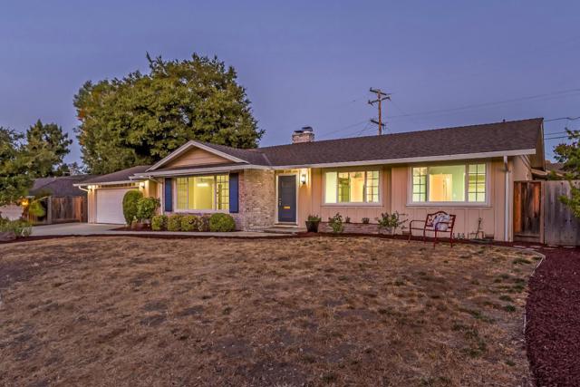 19866 BUCKHAVEN Lane, Saratoga CA: https://media.crmls.org/mediaz/44b529a2-87de-43bb-897a-2f12fdd7fb5f.jpg