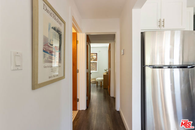 450 Rustic Drive, Los Angeles CA: https://media.crmls.org/mediaz/44b6542f-45e5-48c1-8904-8376a4006d76.jpg
