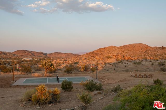 59855 Security Drive, Yucca Valley CA: https://media.crmls.org/mediaz/44b66212-9d9f-4a92-bcc3-b6d54848dbad.jpg