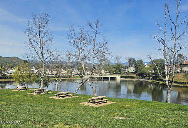 271 Augustine Way, Simi Valley CA: https://media.crmls.org/mediaz/44b6e588-98a6-40ae-b433-e18279bdff88.jpg