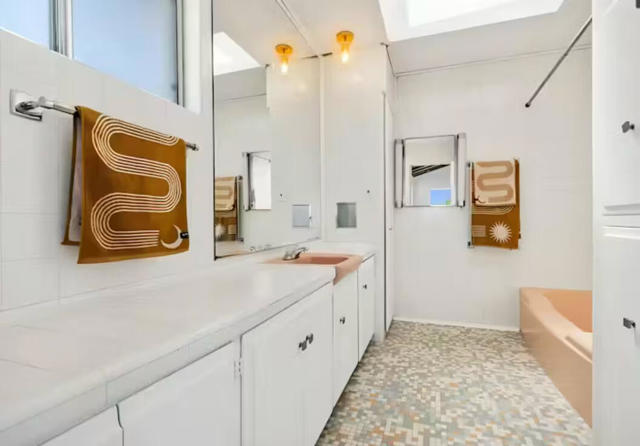 7657 N Star Avenue, 29 Palms CA: https://media.crmls.org/mediaz/44b7f61c-065a-41d2-875f-ead21b14a5b7.jpg