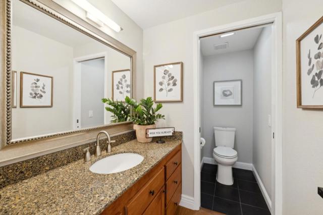 Image 40 of 97 For 10 Spinnaker Place