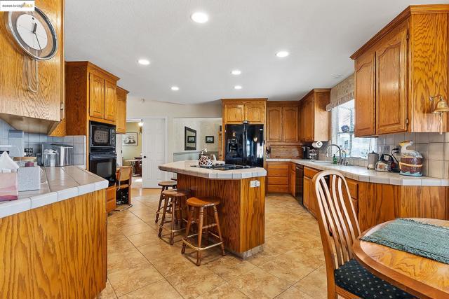 4210 Driftwood Pl, Discovery Bay CA: https://media.crmls.org/mediaz/44b9b8f0-f33c-4fd0-9dc5-cea1c6aac4a6.jpg