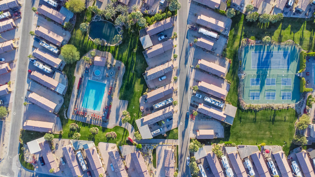 https://media.crmls.org/mediaz/44b9c01a-ac7a-4719-ac6d-4fa5ec88377e.jpg?preset=X-Large