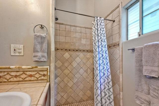 Detail Gallery Image 17 of 41 For 343 Hill Dr, Vista,  CA 92083 - 3 Beds | 2 Baths