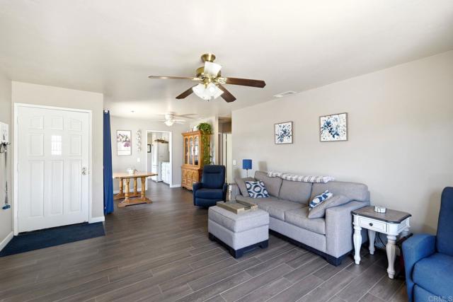 Detail Gallery Image 10 of 34 For 1106 Corral, Escondido,  CA 92026 - 2 Beds | 2 Baths