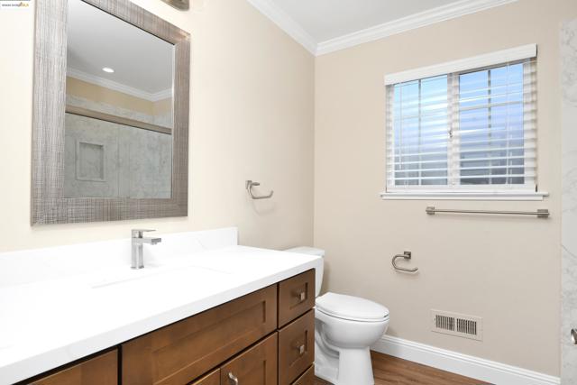 2086 Oakridge Ln, Pittsburg CA: https://media.crmls.org/mediaz/44ba284a-38b8-46e9-95c4-04db884b428a.jpg