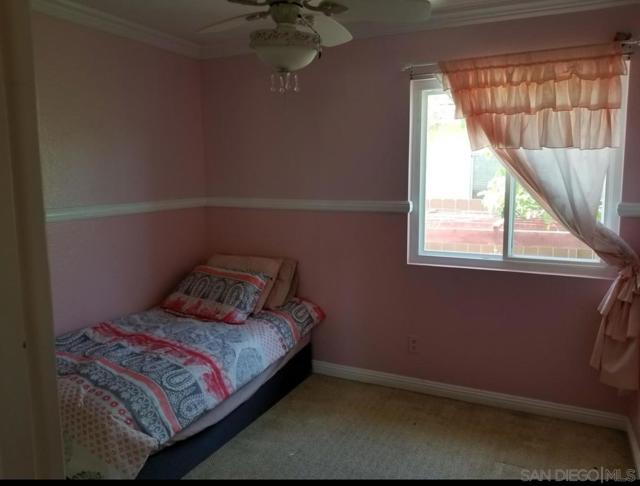 2185 Gibraltar Glen, Escondido CA: https://media.crmls.org/mediaz/44ba4027-e108-40f2-89a3-935e055d85c5.jpg