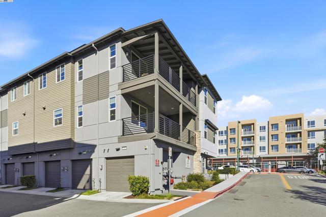 498 Trace Lane, Hayward CA: https://media.crmls.org/mediaz/44ba59d5-26fd-40ee-9dc1-4012742a6456.jpg