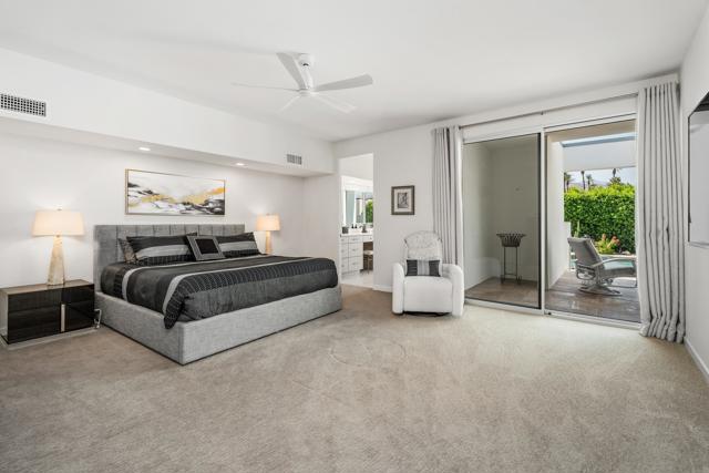 75301 Montecito Drive, Indian Wells CA: https://media.crmls.org/mediaz/44ba82f3-13bb-41b6-b3ce-d1918bc4fcdb.jpg